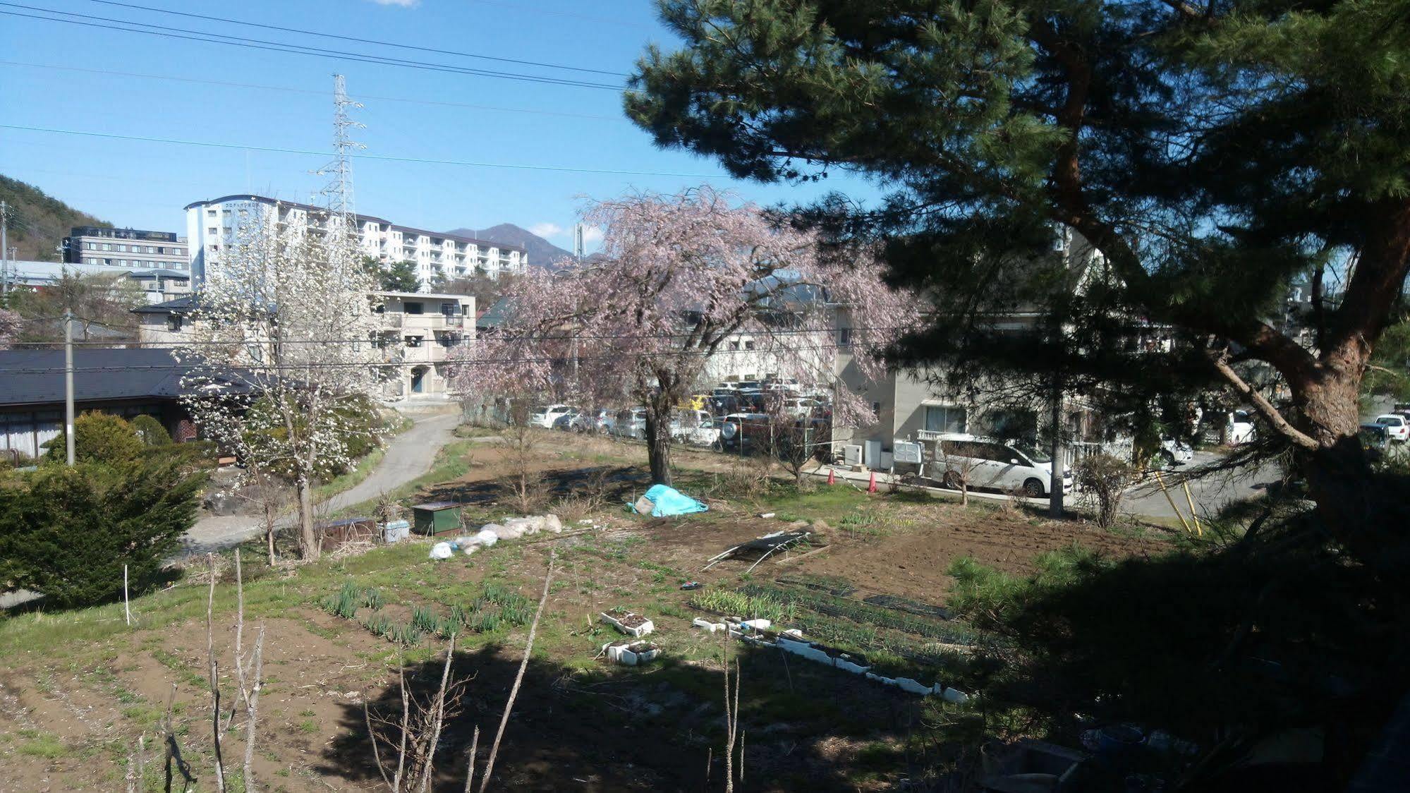 Teishaba Guesthouse&Cafe Fujiyoshida Dış mekan fotoğraf